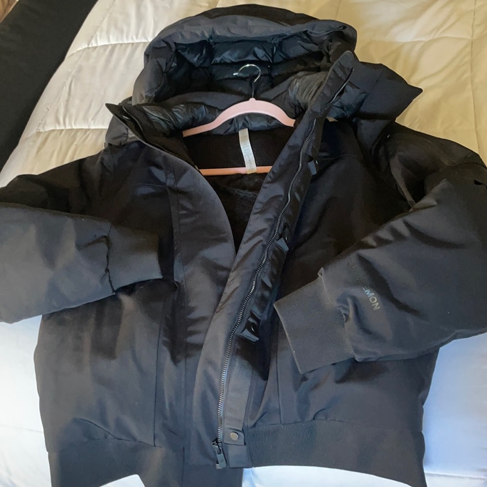 Lululemon Winter Warrior Bomber jackie sz. 8